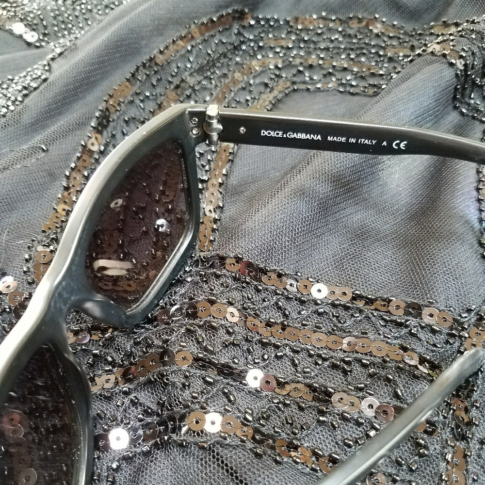 EUC DOLCE & GABBANA Sunglasses🕶 - Picture 5 of 5